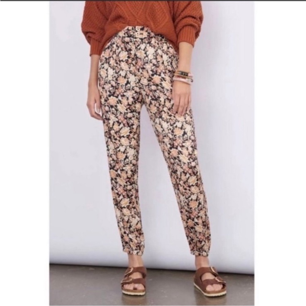 NEW floral capri pants